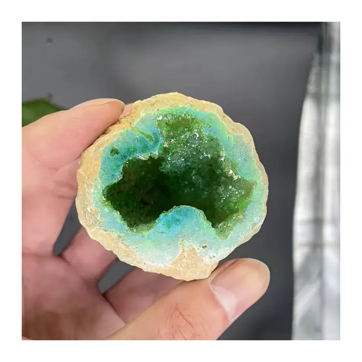 CrystalHola Natürliche Kristallhöhle in Grün als dekoratives Stein-Kunstobjekt - Bild 5