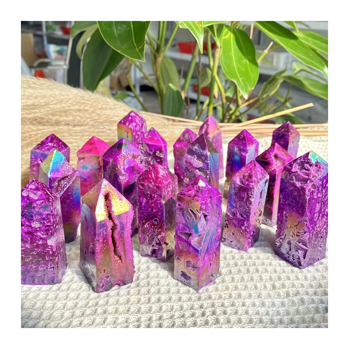 CrystalHola Regenbogen-Aura Sphalerit Kristallturm in Lila, schillernder Prismen-Obelisk aus Kunstharz - Bild 4