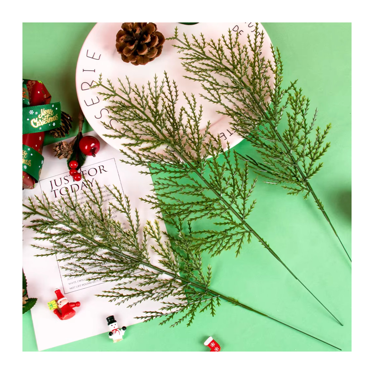 Cyuan Künstliche Kiefernzweige in Grün für Weihnachtsdekoration und DIY-Kränze, 12 Stück - Bild 5