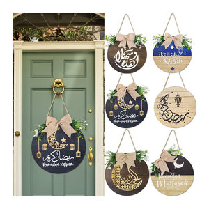 Cyuan Ramadan Kranz Dekoration aus Holz in Schwarz mit Mond-Motiv für Eid Mubarak und Ramadan Kareem, runder hängender Türschmuck im orientalischen Design