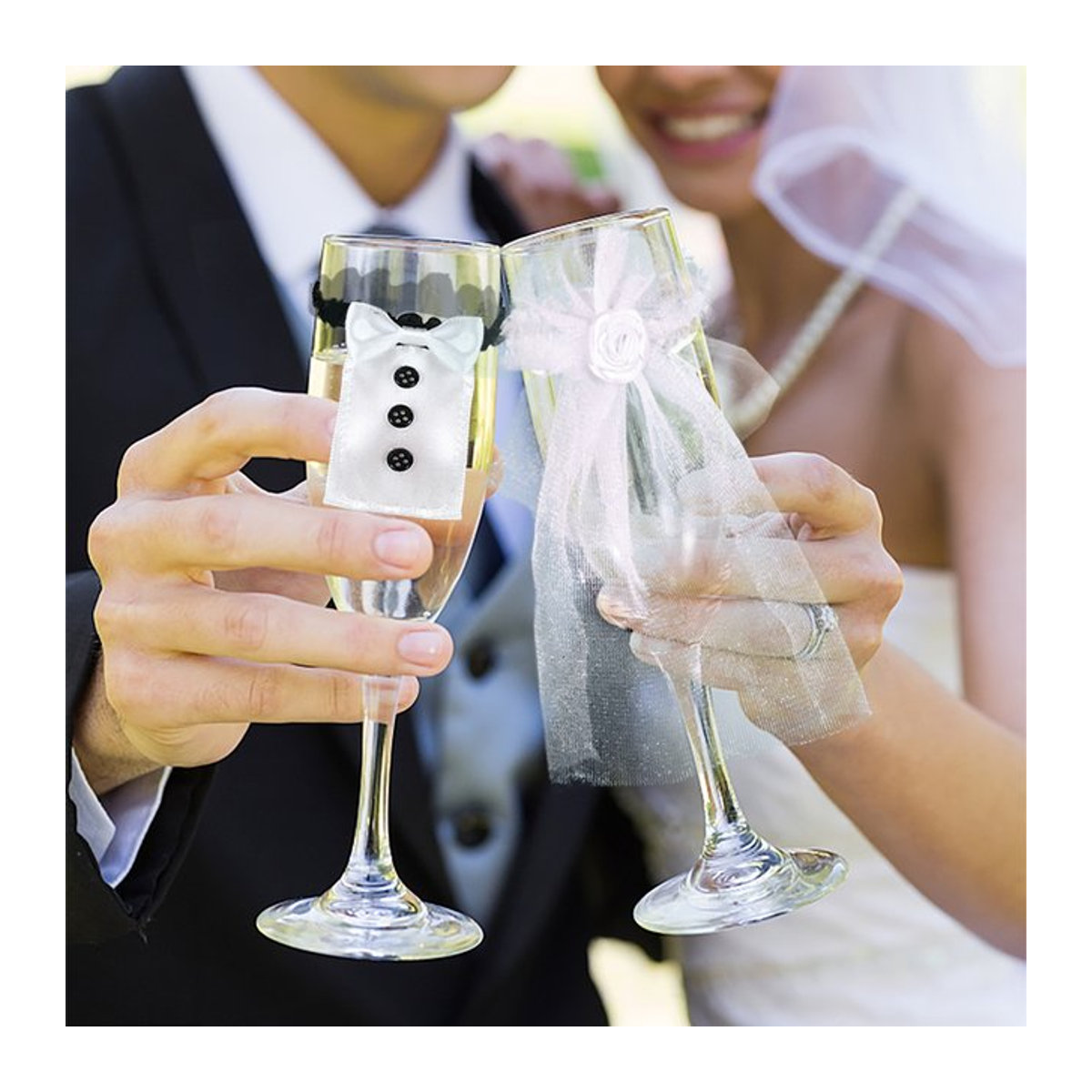 CYZIWEIN 2er Set Braut und Bräutigam Weinbecher Wraps und Champagner Glasflaschen Abdeckungen in Weiß für die Hochzeitsdekoration - Bild 1