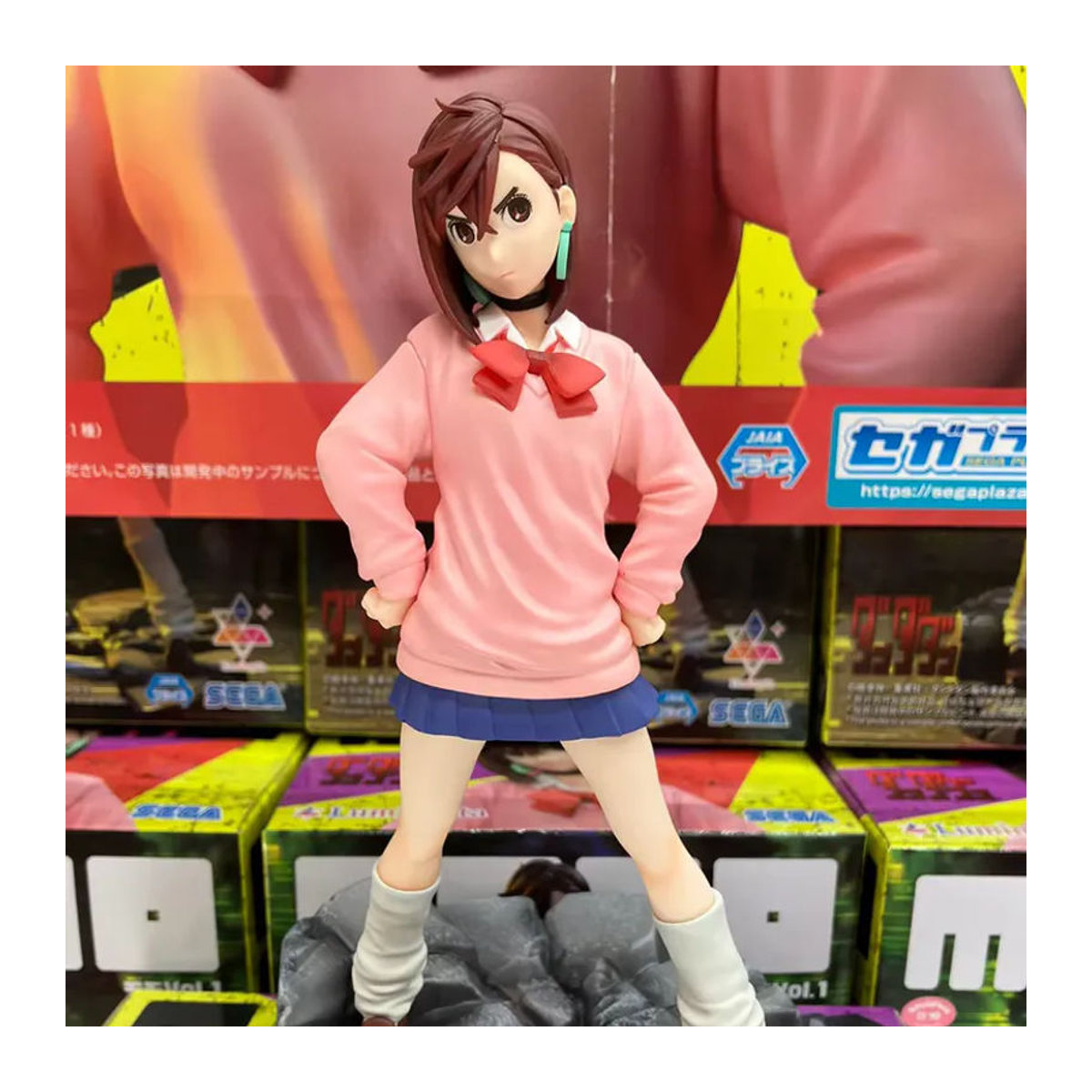 Dandadan Anime-Figur Ayase Momo PVC-Modell als mehrfarbige Desktop-Dekoration - Bild 3