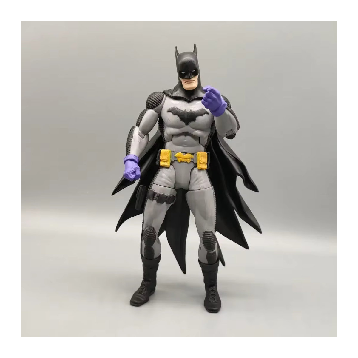 DCC Collectibles Bat-Hero Zero Year Actionfigur, grau, Höhe: 15,24 cm - Bild 5