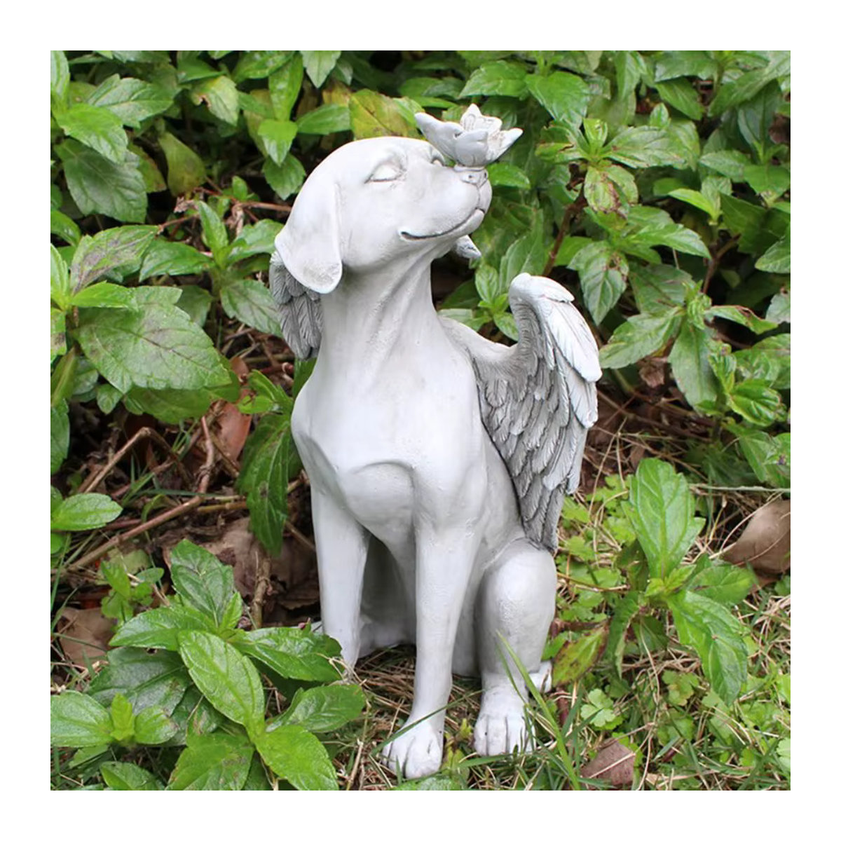 Deko-Skulptur Hund mit Engel und Schmetterling aus Kunstharz in Grau für Garten und Außenbereich - Bild 3