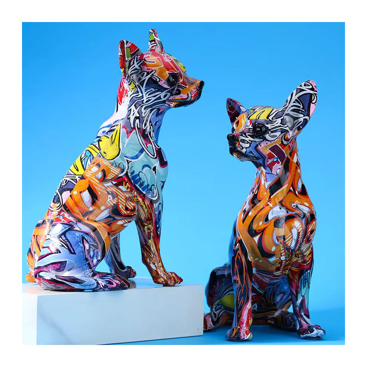 Dekorative Chihuahua Hund Statue aus Kunstharz in Mehrfarbig für Wohnzimmer und Büro - Bild 5