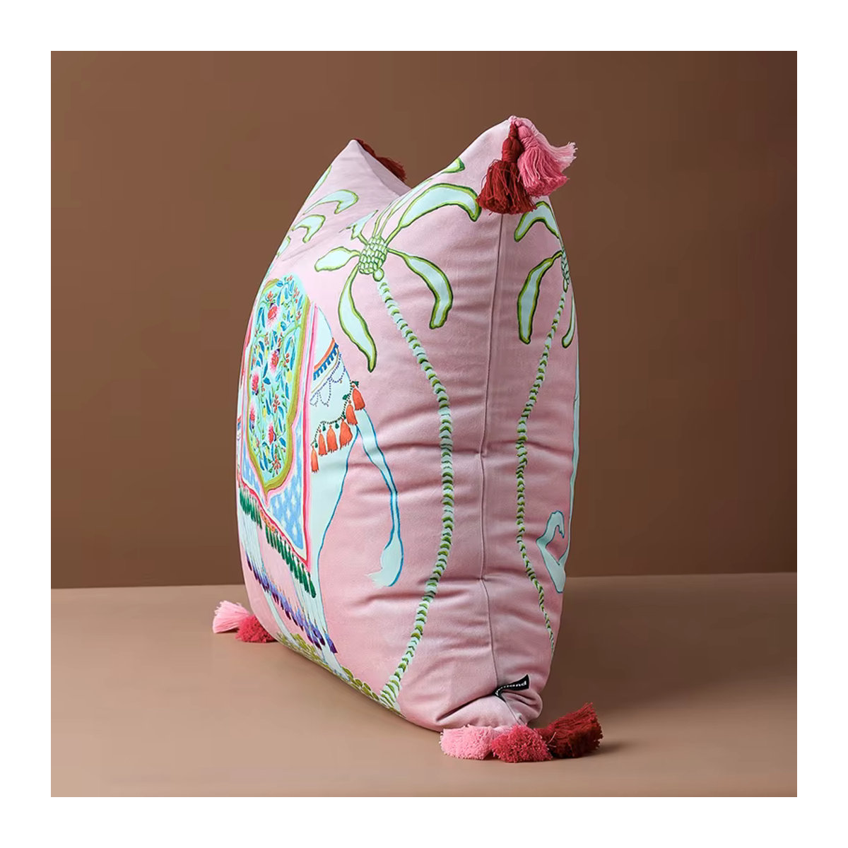 Dekorative Elefanten-Kissenhüllen aus weichem Samt mit niedlichen Quasten in Rosa, B/H: 45,7 x 45,7 cm - Bild 3