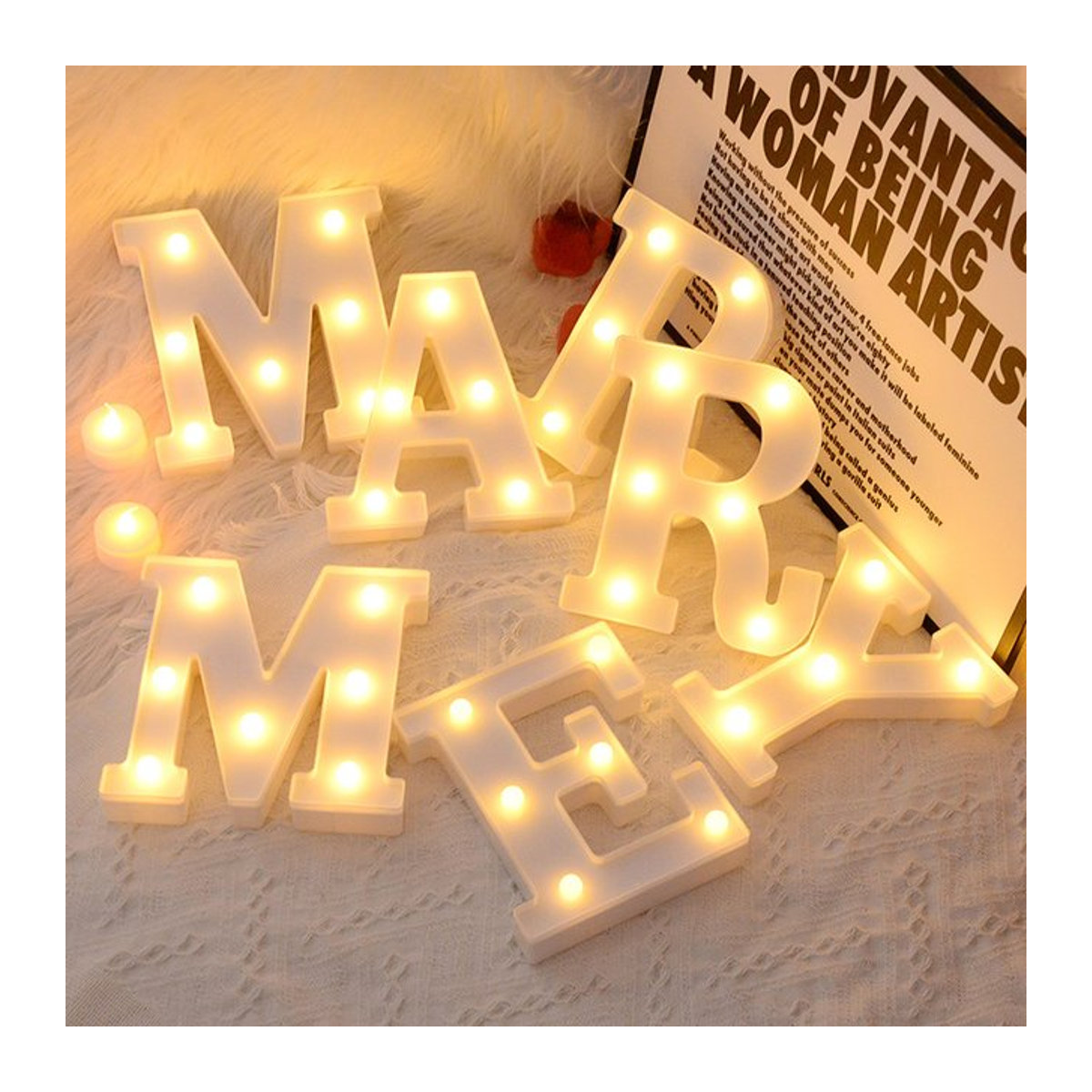 Dekorative LED Buchstaben und Zahlen als leuchtende Nachttischlampe in Weiß aus Kunststoff für Baby Schlafzimmer und Party Dekoration - Bild 1
