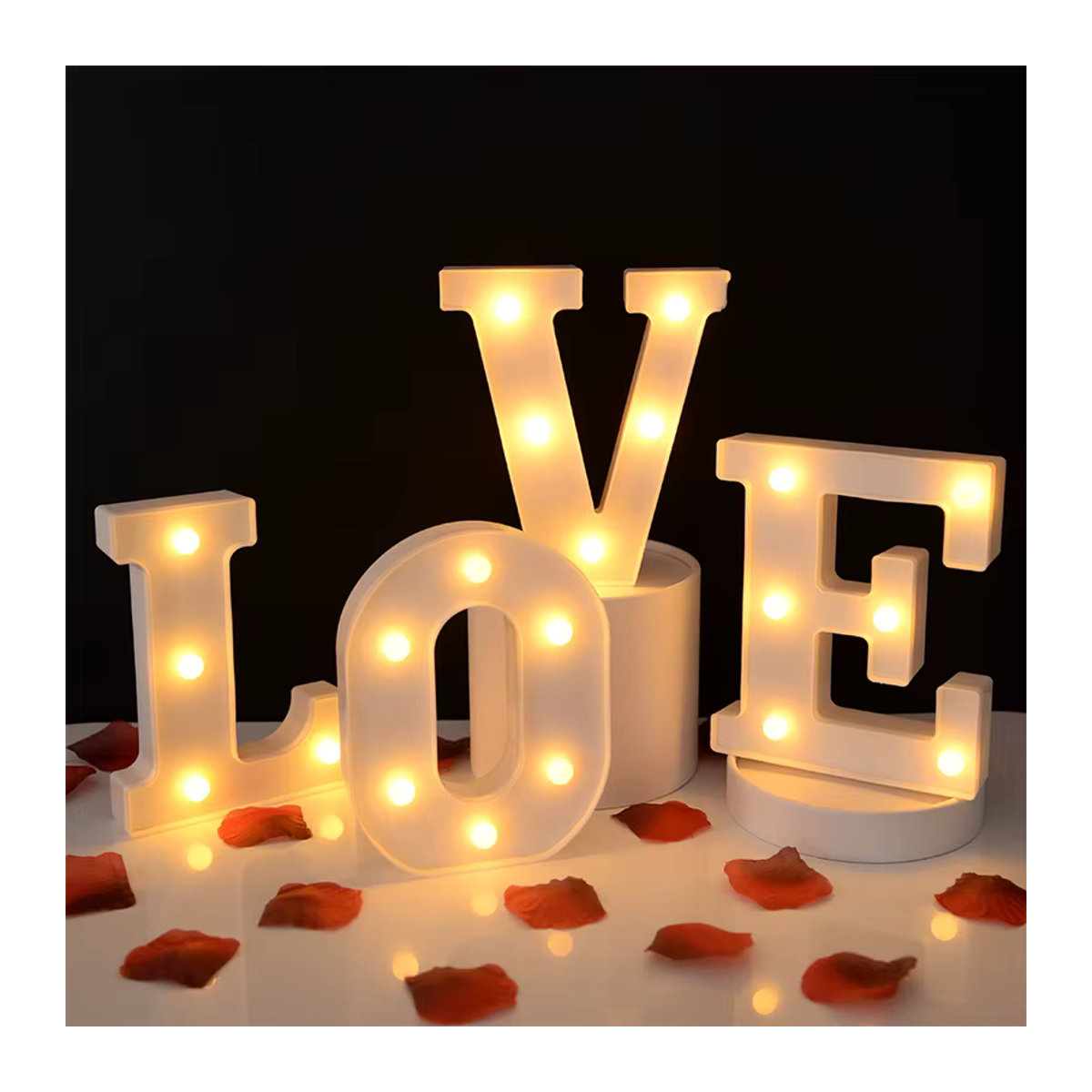 Dekorative LED Buchstaben und Zahlen als leuchtende Nachttischlampe in Weiß aus Kunststoff für Baby Schlafzimmer und Party Dekoration - Bild 3