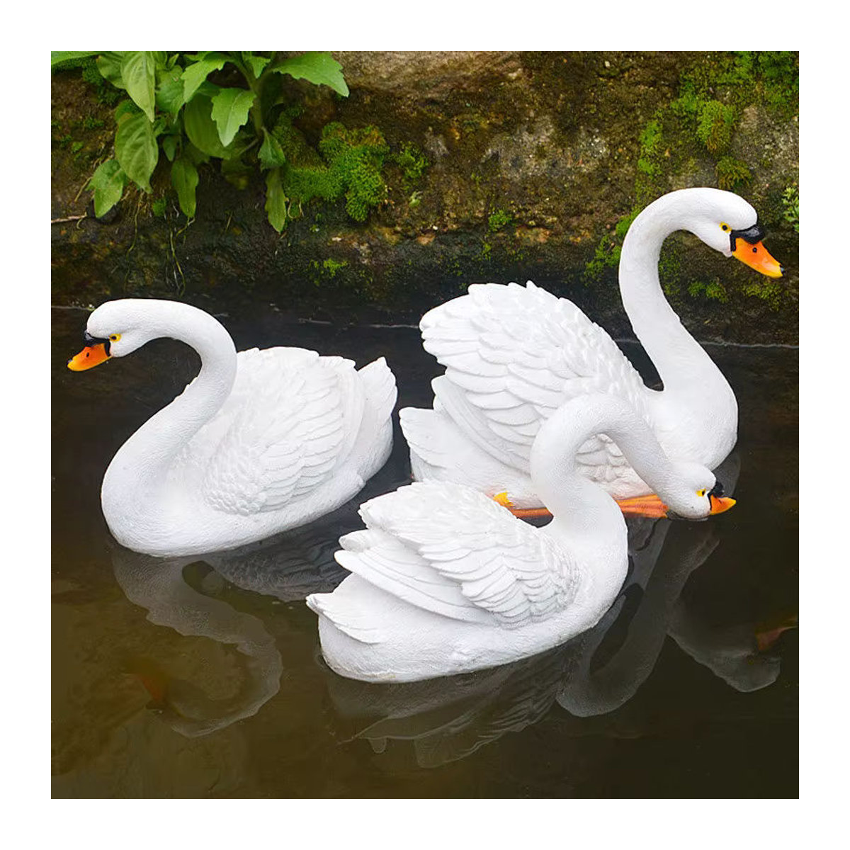 Dekorative Schwan-Skulptur aus Kunstharz für Garten, Teich und Aquarium in Weiß und Schwarz - Bild 4