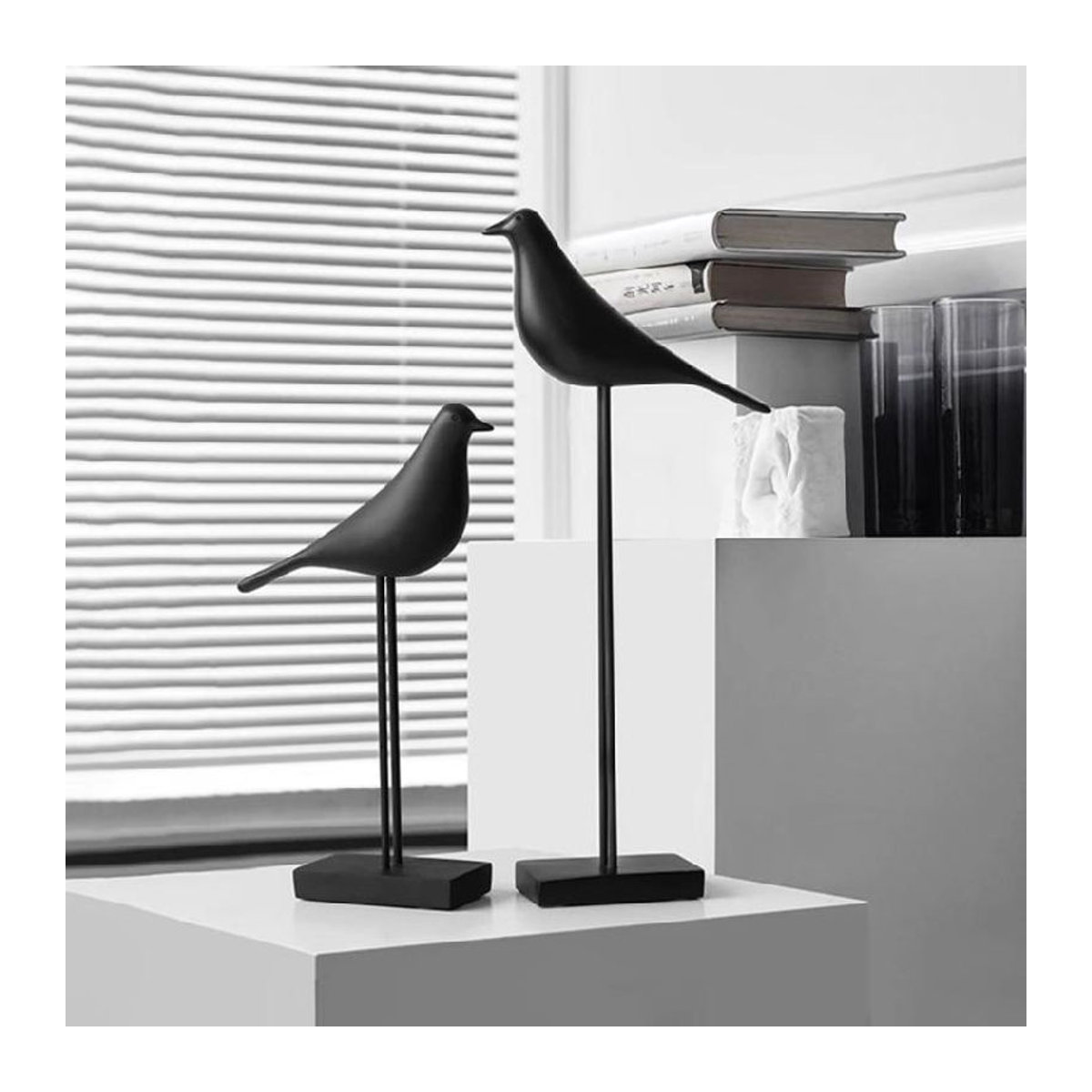 Dekorative Vogelstatue in Schwarz aus Kunstharz im skandinavischen Design für dein Zuhause - Bild 3