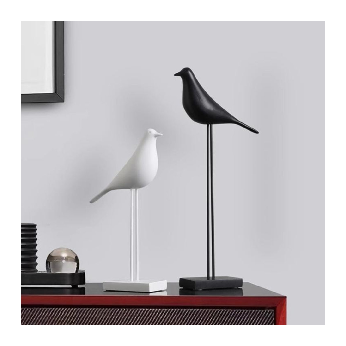 Dekorative Vogelstatue in Schwarz aus Kunstharz im skandinavischen Design für dein Zuhause - Bild 3