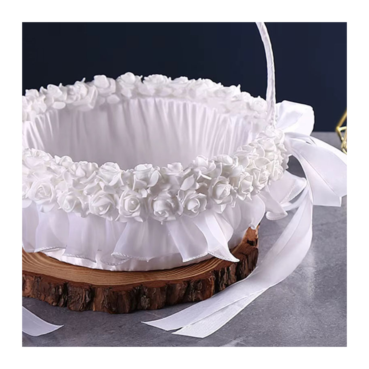 Dekorativer Blumenkorb für Hochzeiten in Weiß mit floralem Design für Kinder zum Streuen von Blumen - Bild 4