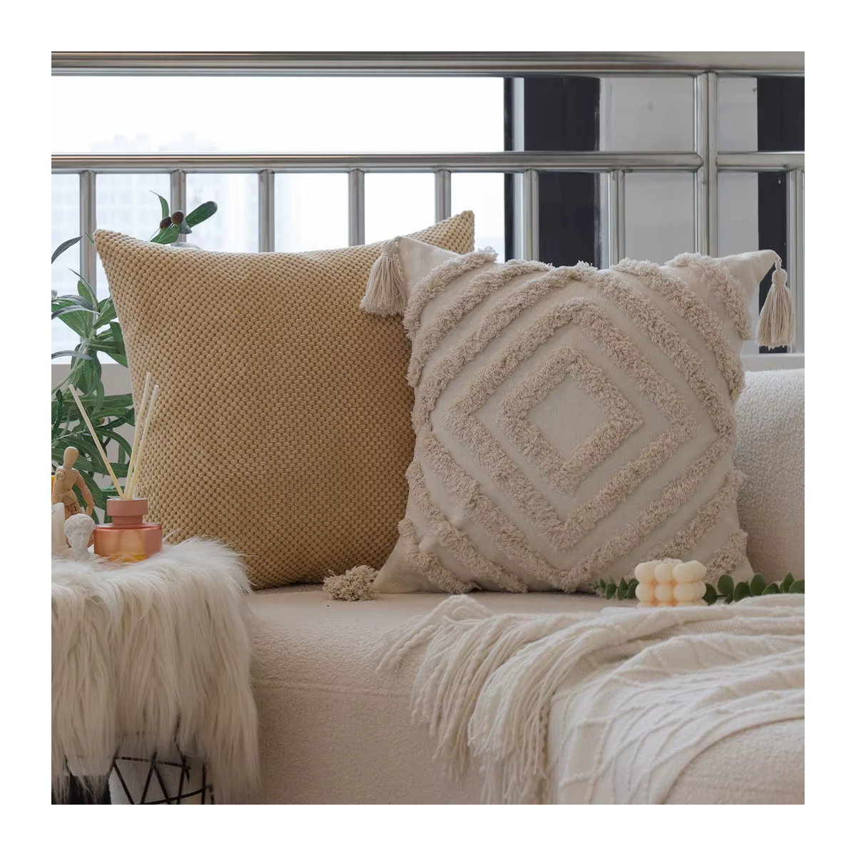 Dekorativer Cord Kissenbezug von CANIRICA in Beige für dein Sofa oder Wohnzimmer - Bild 2