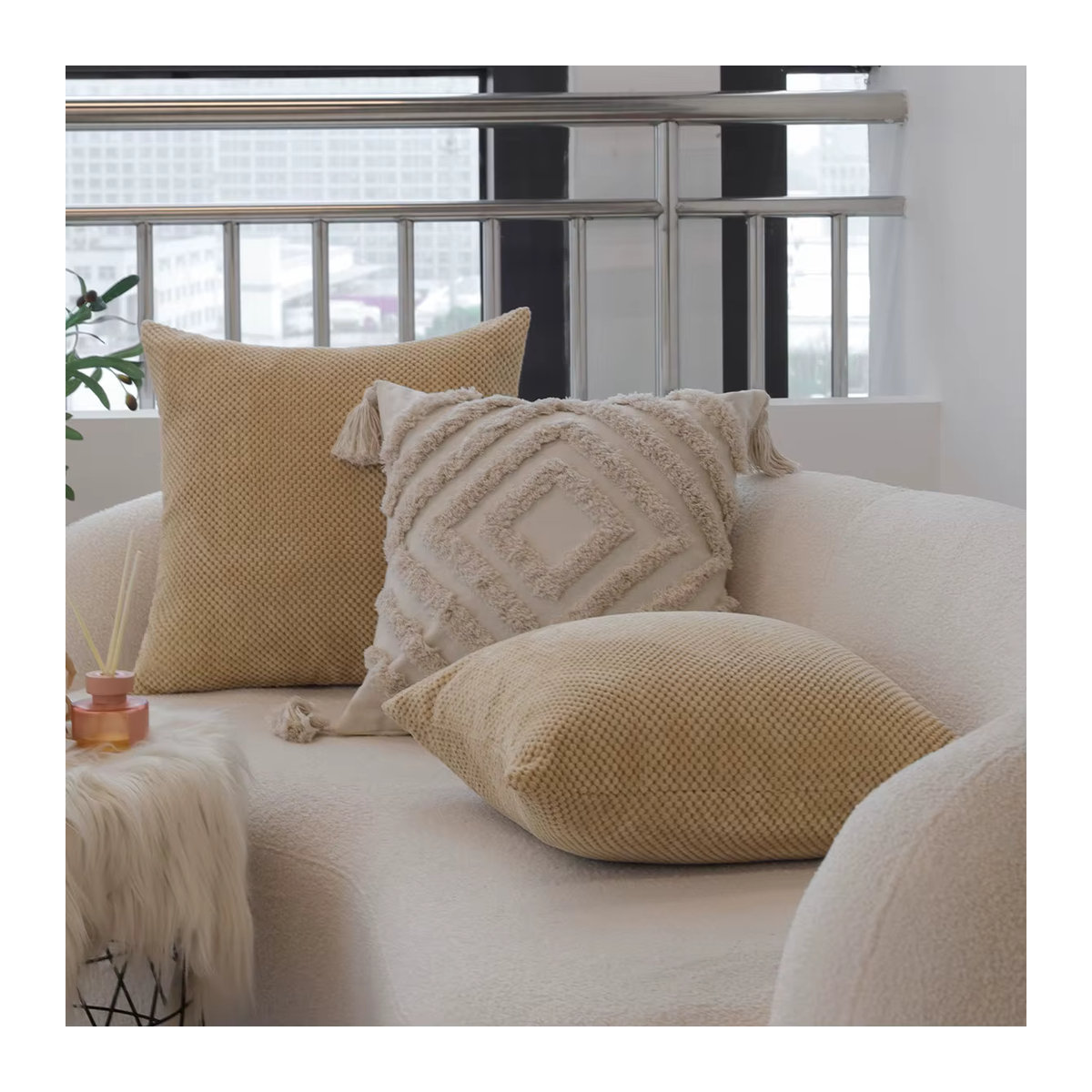 Dekorativer Cord Kissenbezug von CANIRICA in Beige für dein Sofa oder Wohnzimmer - Bild 3