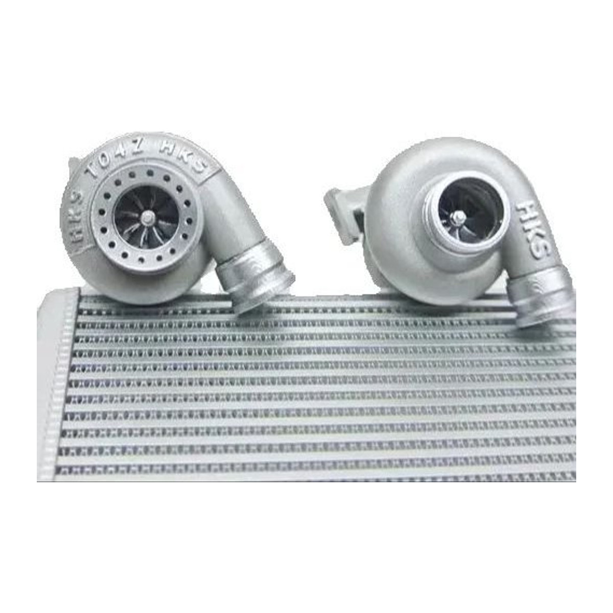 Dekorativer Turbo Turbolader aus Kunstharz in Silber für Modellbau und Szenen als Requisit - Bild 1
