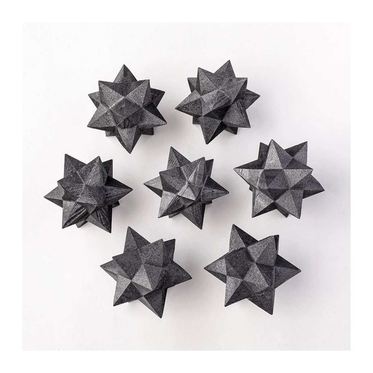 Dekoratives Shungit Merkabah Ornament aus Naturkristall in Schwarz als geometrischer Stern für Yoga und Meditation - Bild 1