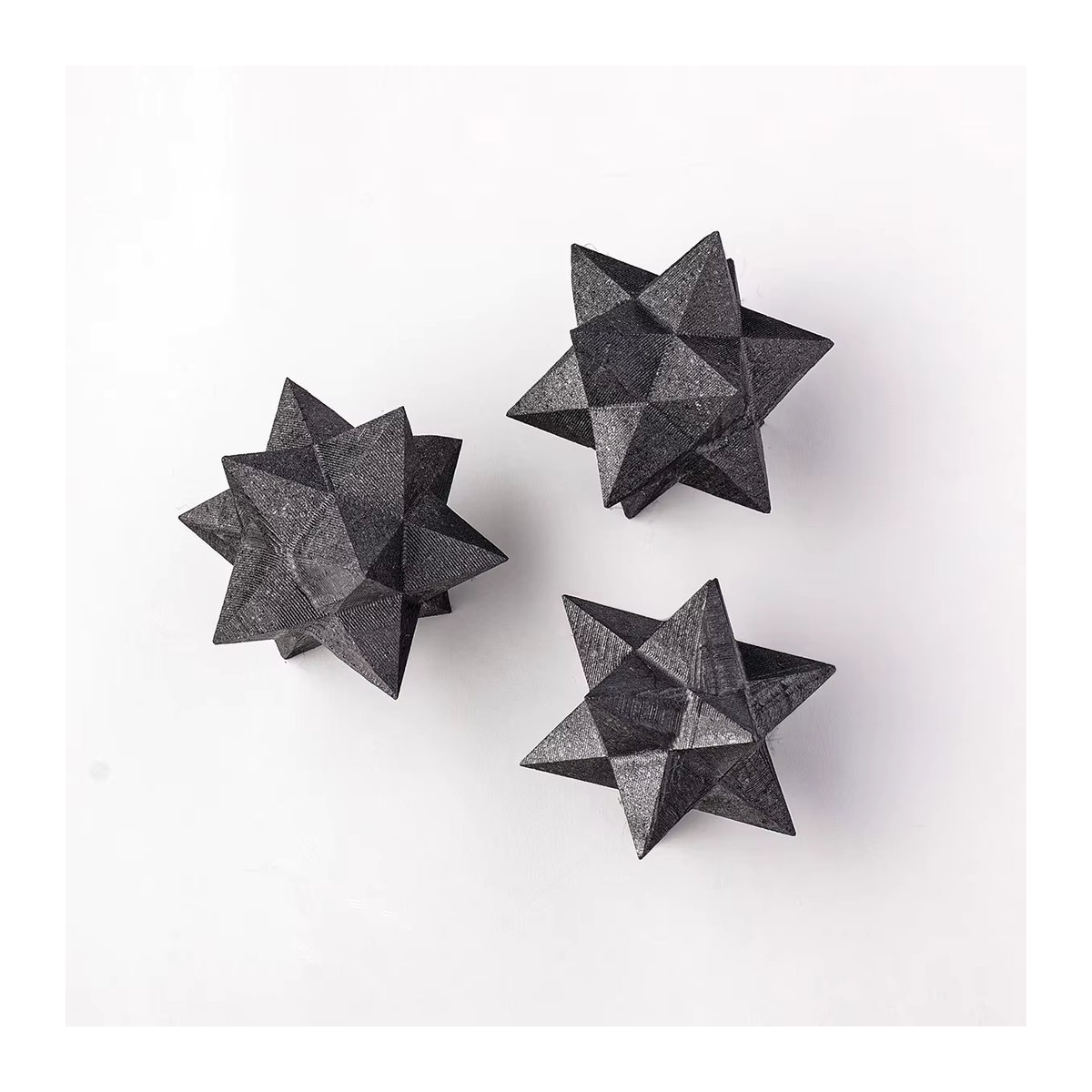 Dekoratives Shungit Merkabah Ornament aus Naturkristall in Schwarz als geometrischer Stern für Yoga und Meditation - Bild 3
