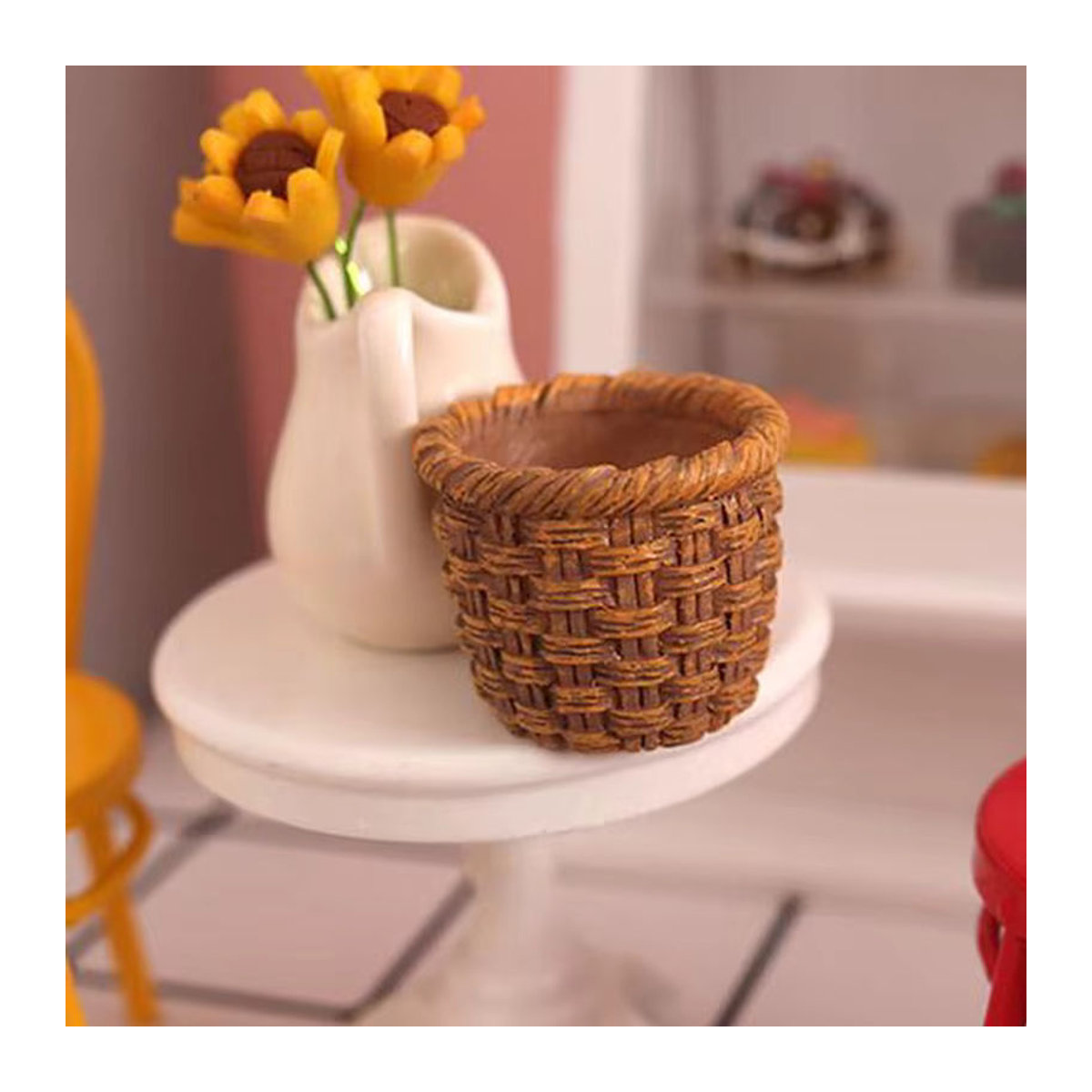 DIAPER&CORED Miniatur Puppenhaus Rattan-Aufbewahrungskorb für Lebensmittel in Braun, rustikales Design im Maßstab 1/12 - Bild 4