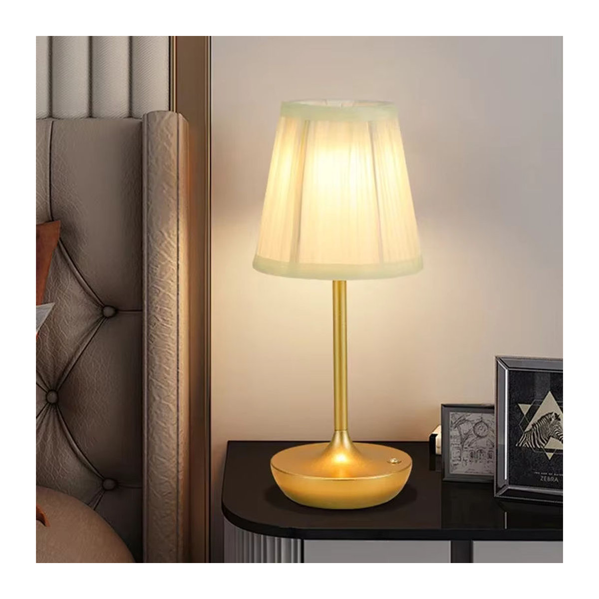 Dimmbare LED-Tischlampe von lyfs im chinesischen Stil mit Stofflampenschirm in Braun, USB-wiederaufladbar - Bild 2