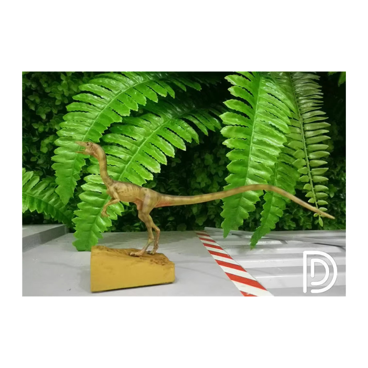 DINO DREAM Compsognathus Coelophysidae Dinosaurier Modell Grün 1:5 - Bild 4