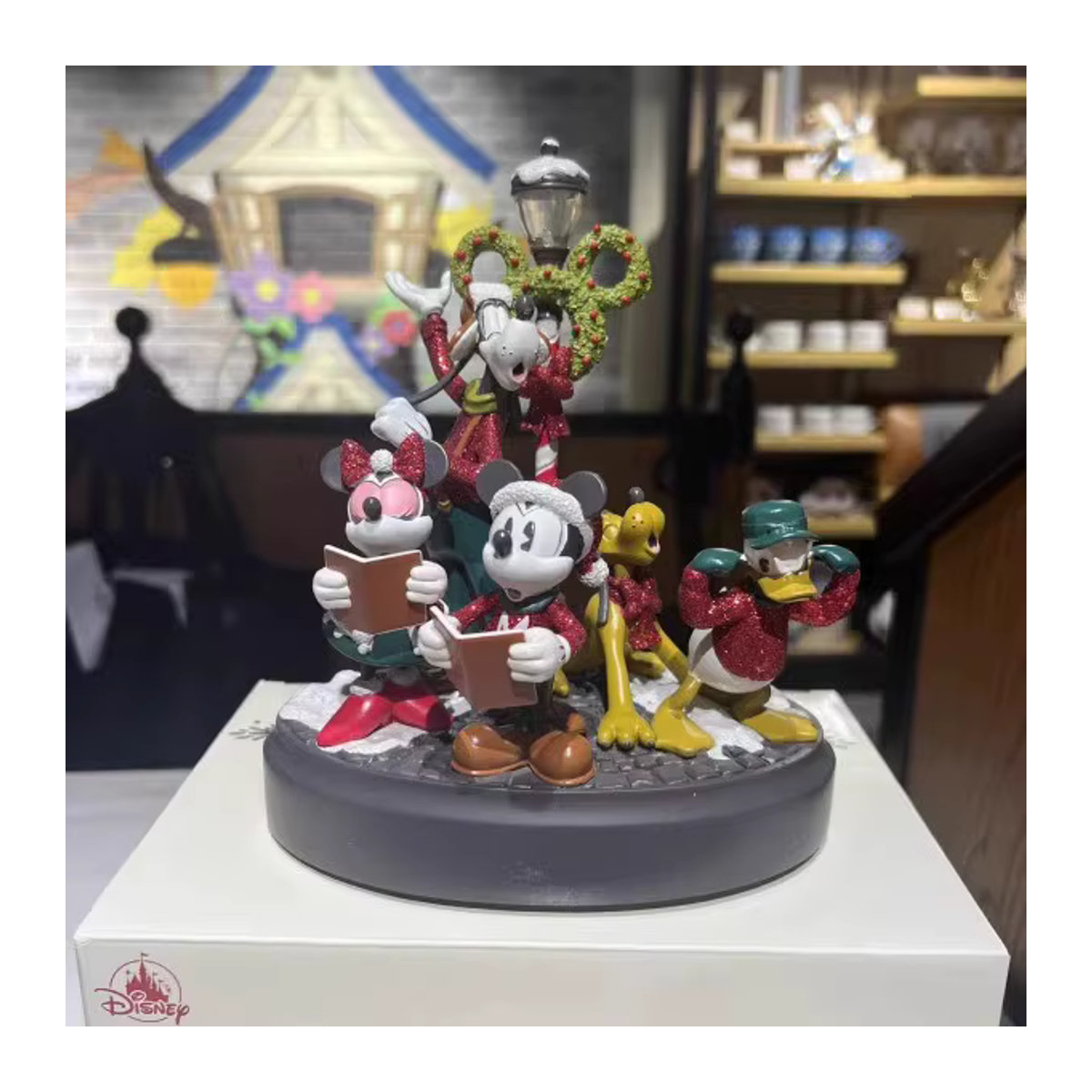 Disney Shanghai Cartoon Weihnachtsfigur aus Kunstharz mit Mickey, Minnie und Donald in Mehrfarbig und Grau - Bild 2