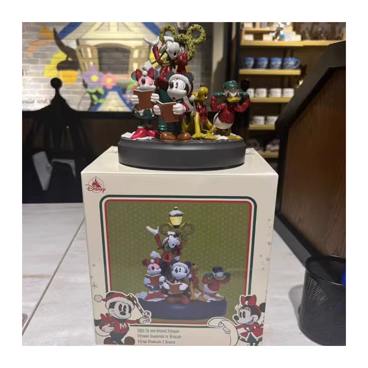 Disney Shanghai Cartoon Weihnachtsfigur aus Kunstharz mit Mickey, Minnie und Donald in Mehrfarbig und Grau - Bild 4