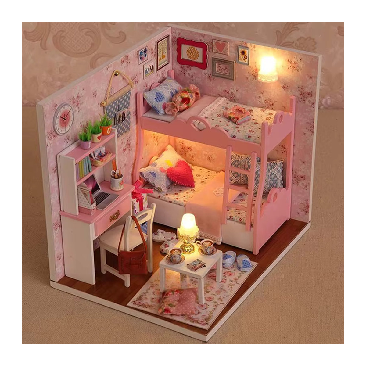 DIY Miniatur-Puppenhaus aus Holz von zuuton in Rosa mit floralem Design und Möbeln - Bild 5