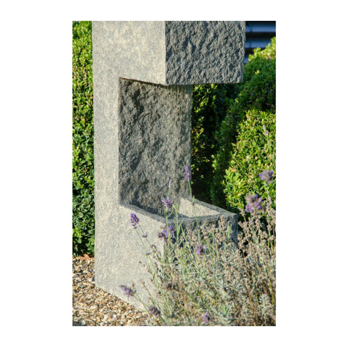 Dobar Gartenbrunnen aus Polyresin in Grau mit LED-Beleuchtung, Pflanzkasten und Wasserfall, B/H/T: 20,5 x 70 x 39 cm - Bild 2