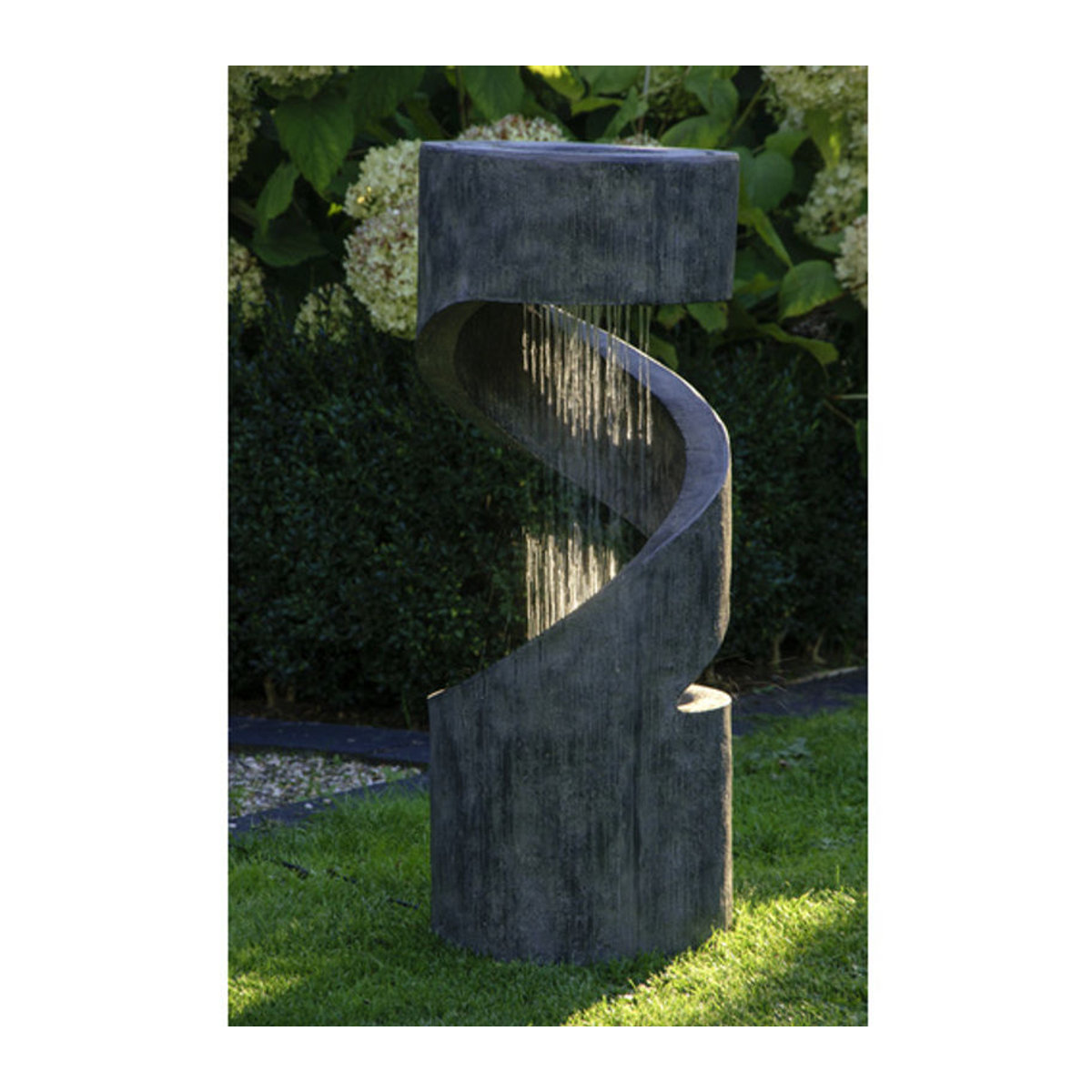 Dobar Gartenbrunnen aus Polyresin in Grau mit LED-Beleuchtung und Wasserfall-Effekt, B/T/H: 31,5 x 31,5 x 79,5 cm - Bild 4