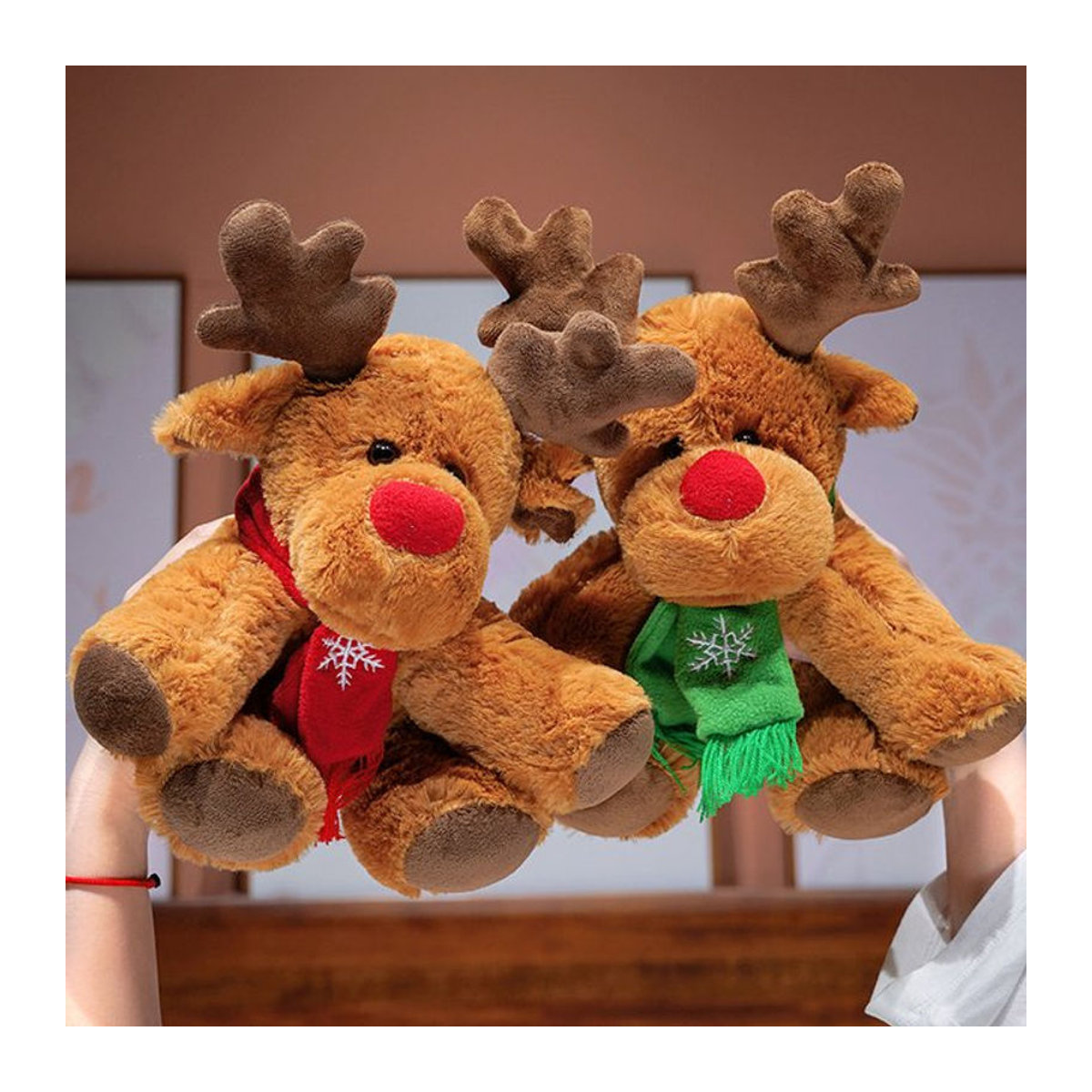 DOYOUDO Rentier Plüsch Spielzeug in Grün und Braun als weiches Weihnachts-Deko-Ornament für die Party-Atmosphäre - Bild 1