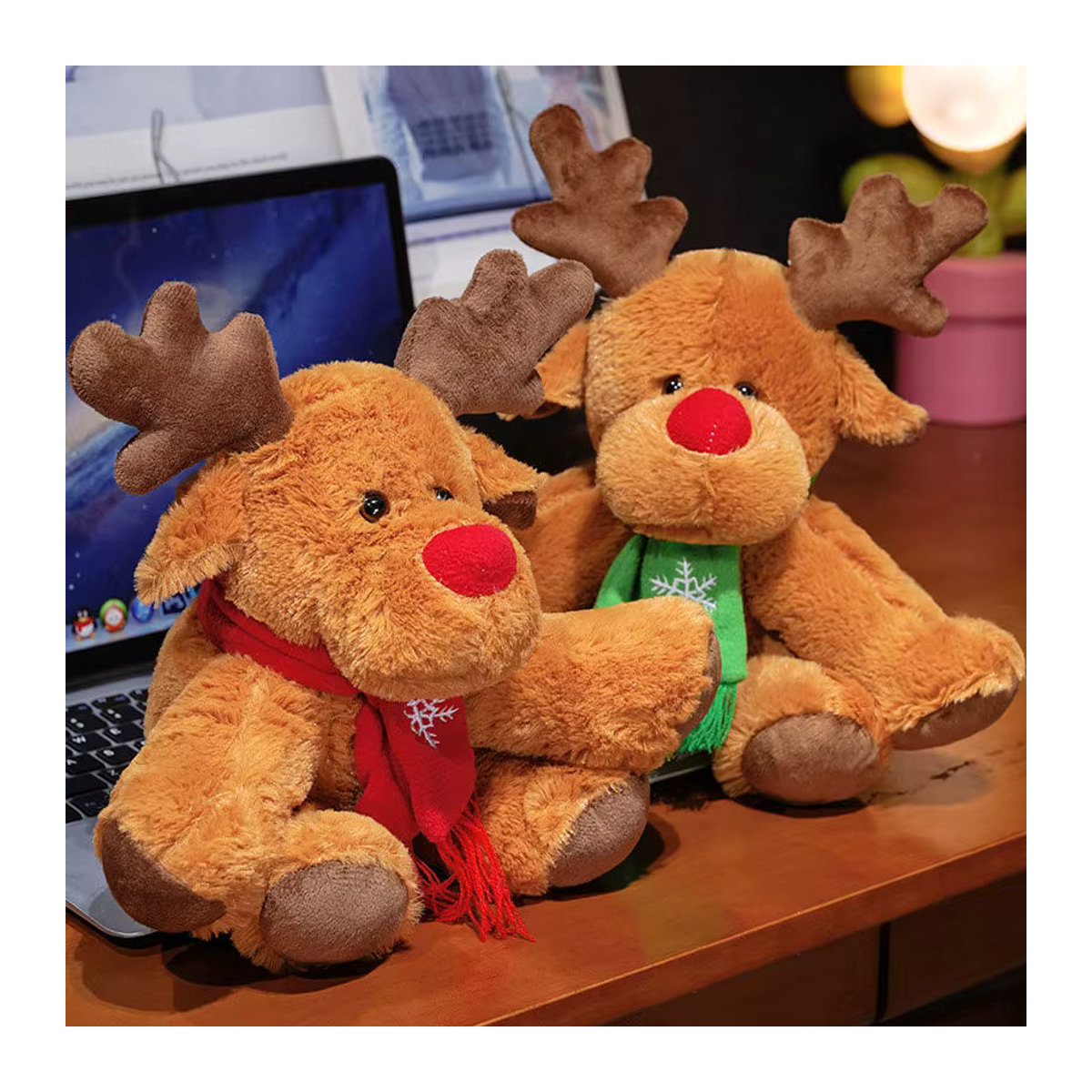 DOYOUDO Rentier Plüsch Spielzeug in Grün und Braun als weiches Weihnachts-Deko-Ornament für die Party-Atmosphäre - Bild 6