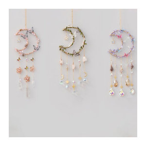 Dreamocean Kristall Traumfänger Windspiel Prisma Sonnenfänger in Pink und Mehrfarbig mit Mond-Elementen aus Glas für dein Schlafzimmer-Dekor