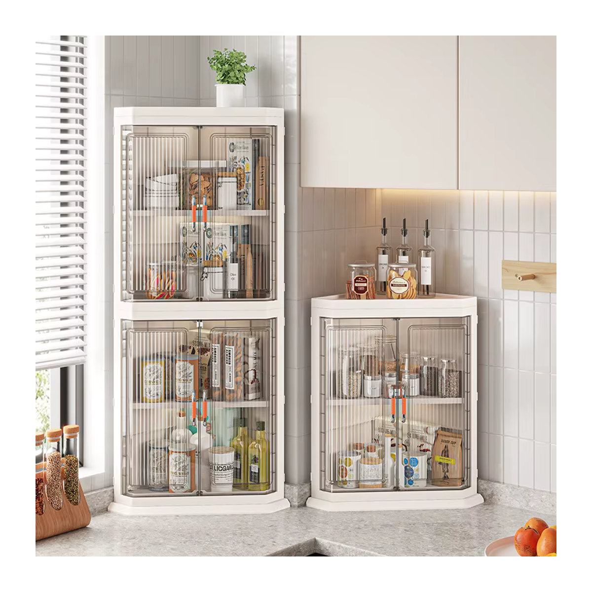 Dreieckiges Staubregal aus Kunststoff in Weiß als mehrschichtiger Lagerschrank für Wohnzimmer oder Schlafzimmer - Bild 2