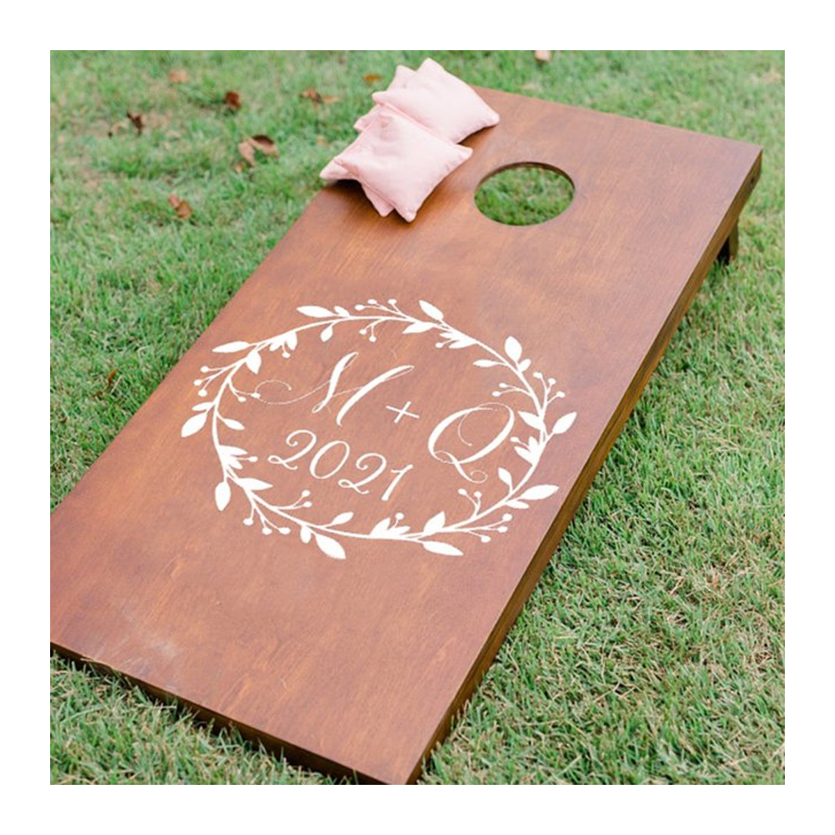 Duruibom Hochzeit Cornhole Aufkleber mit personalisierten Initialen und Datum, Rustikales Floral Design in Orange und Braun, Rechteckig - Bild 1