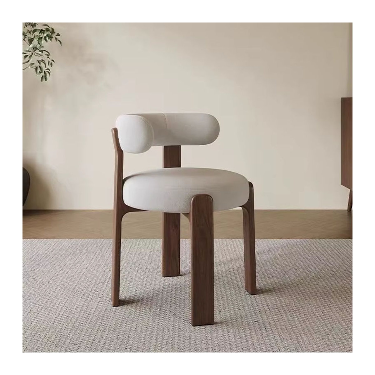 DUTRIEUX Esszimmerstuhl aus Massivholz mit Stoffbezug in Beige im Retro-Design - Bild 1