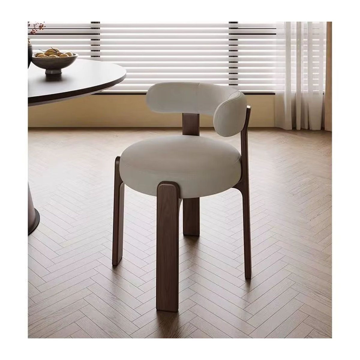 DUTRIEUX Esszimmerstuhl aus Massivholz mit Stoffbezug in Beige im Retro-Design - Bild 2