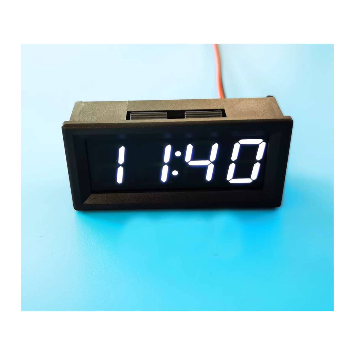 Dykbcells WiFi-Uhr mit LED Digitalröhre, elektronische Uhr mit automatischem Timing und 12/24-Stunden-Anzeige, Schwarz/Rot - Bild 4