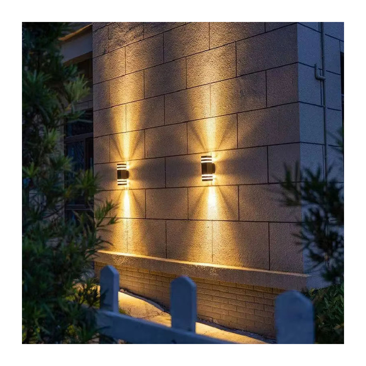EE Moderne Außenwandleuchte aus Aluminium in Schwarz mit E27 Fassung, IP65 Wasserdicht, Up-Down Beleuchtung für Garten und Korridor - Bild 3
