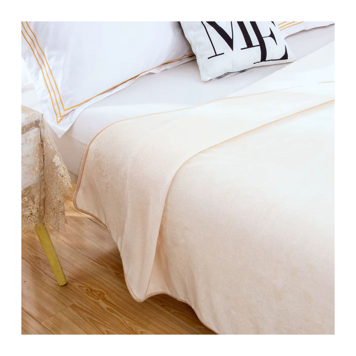 EGW Flanell-Fleece-Decke in Milchweiß und Beige, B: 150 cm, L: 200 cm, weiche Plüsch-Samt-Decke mit 240 g/m2 für Bett und Sofa - Bild 4