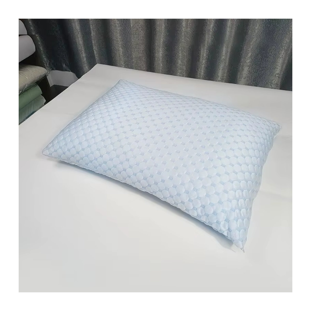 EGW Sommer-Kühlkissen mit eisseidiger Bambusfaser und geschreddertem Memory-Schaum, Blau/Weiß, B: 51 cm, L: 76 cm oder B: 51 cm, L: 92 cm - Bild 2