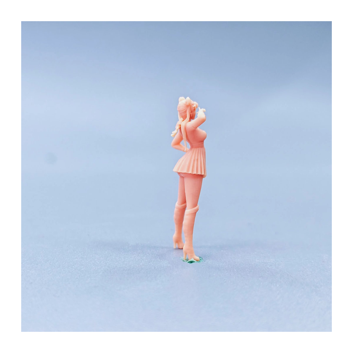 EHCMODEL Sailor Moon Miniatur-Figuren aus Kunstharz im Maßstab 1/64, rosa, unbemalte Modellbau-Figuren für Dioramen - Bild 2