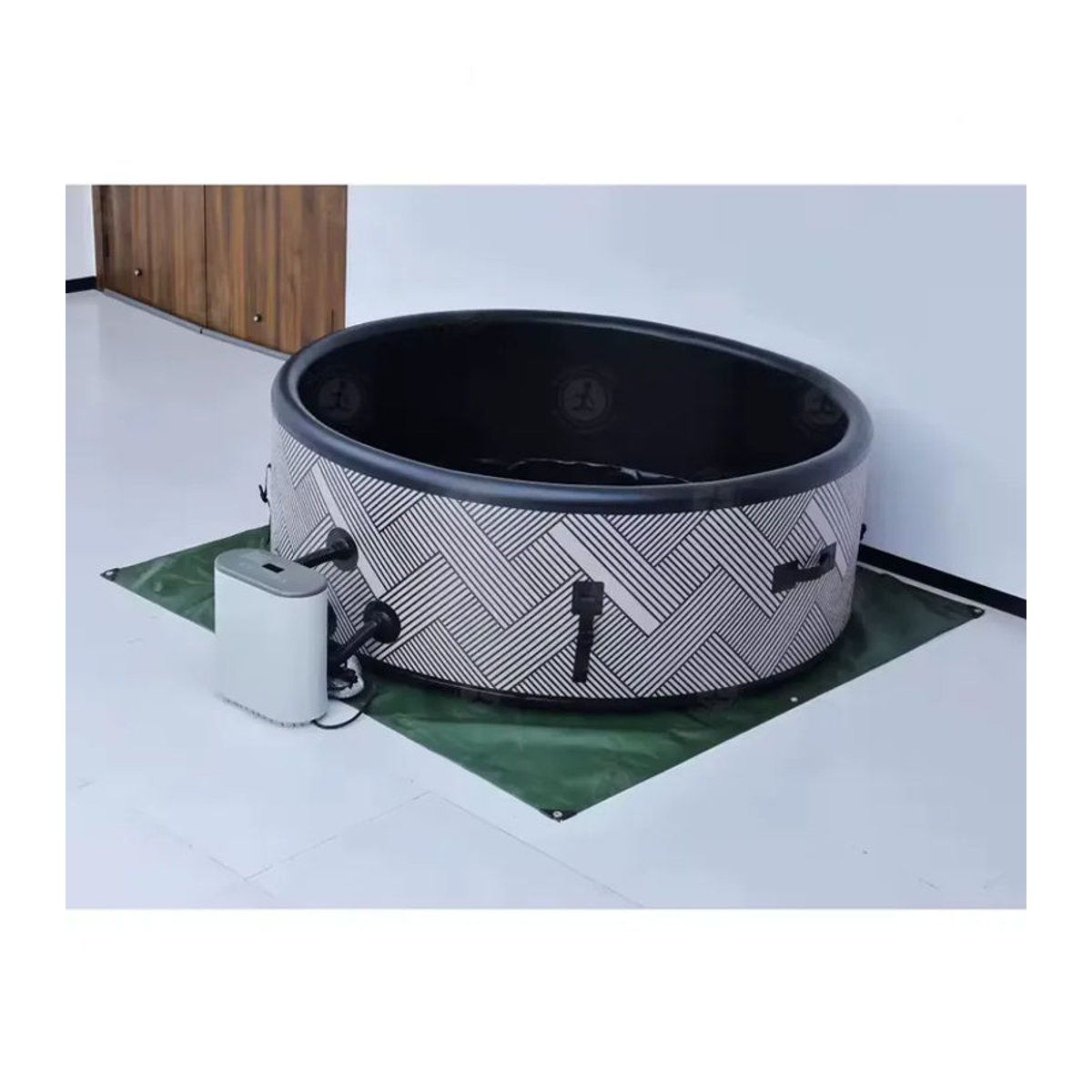 Ejia Aufblasbarer Outdoor-Whirlpool mit Sprudel- und Jet-Massage, Tragbarer Spa-Jacuzzi für 2-6 Personen in Schwarz oder Schwarz/Weiß - Bild 5