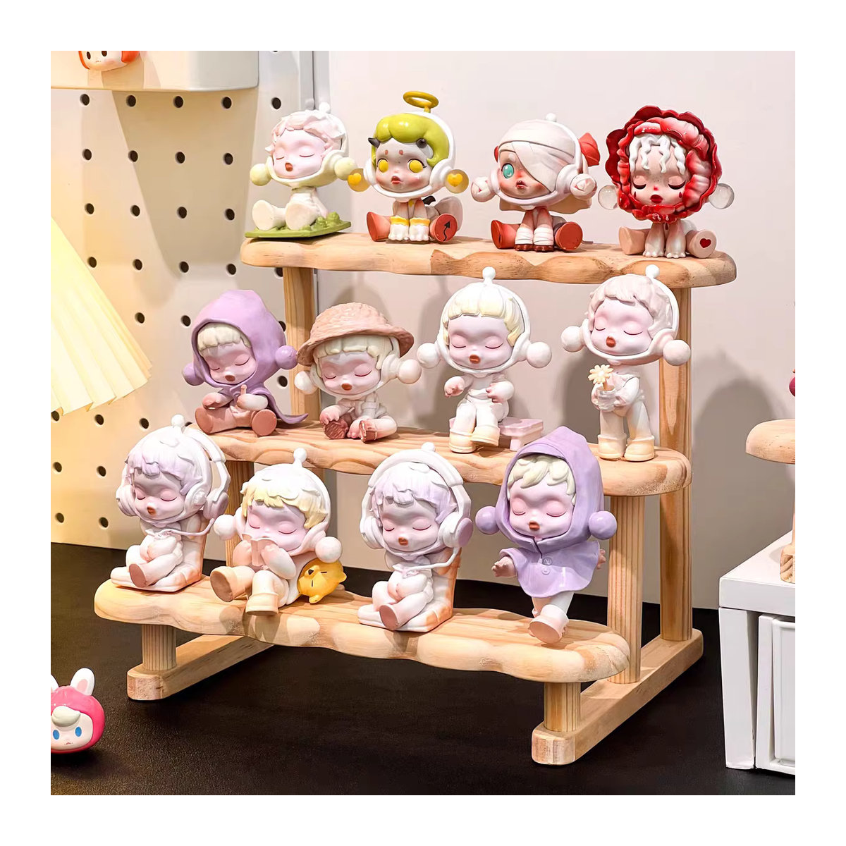 Enyawell Holzleiter Display Riser Organizer in Braun im skandinavischen Design für Vitrinen und Make-up - Bild 3