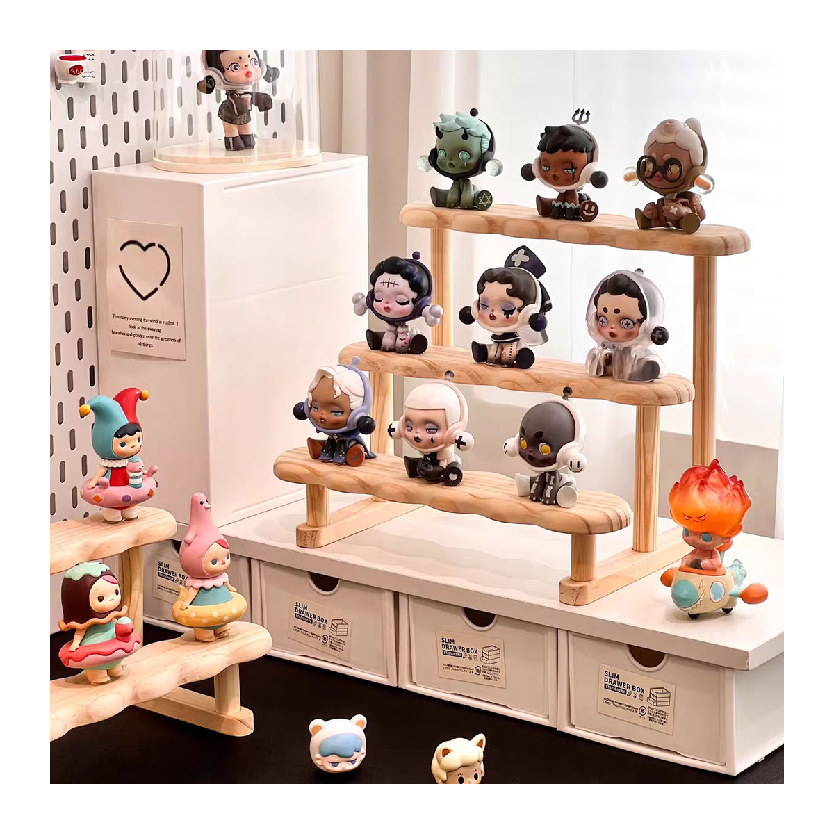 Enyawell Holzleiter Display Riser Organizer in Braun im skandinavischen Design für Vitrinen und Make-up - Bild 5