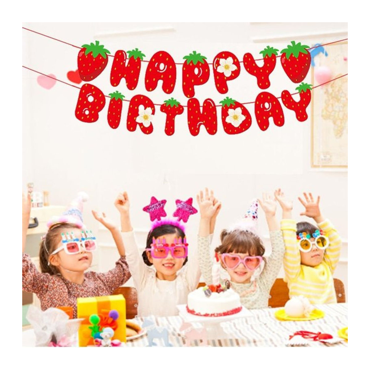 Erdbeere Geburtstag Banner Rot mit Buchstaben als hängende Partydekoration für Kinder aus Papier - Bild 1