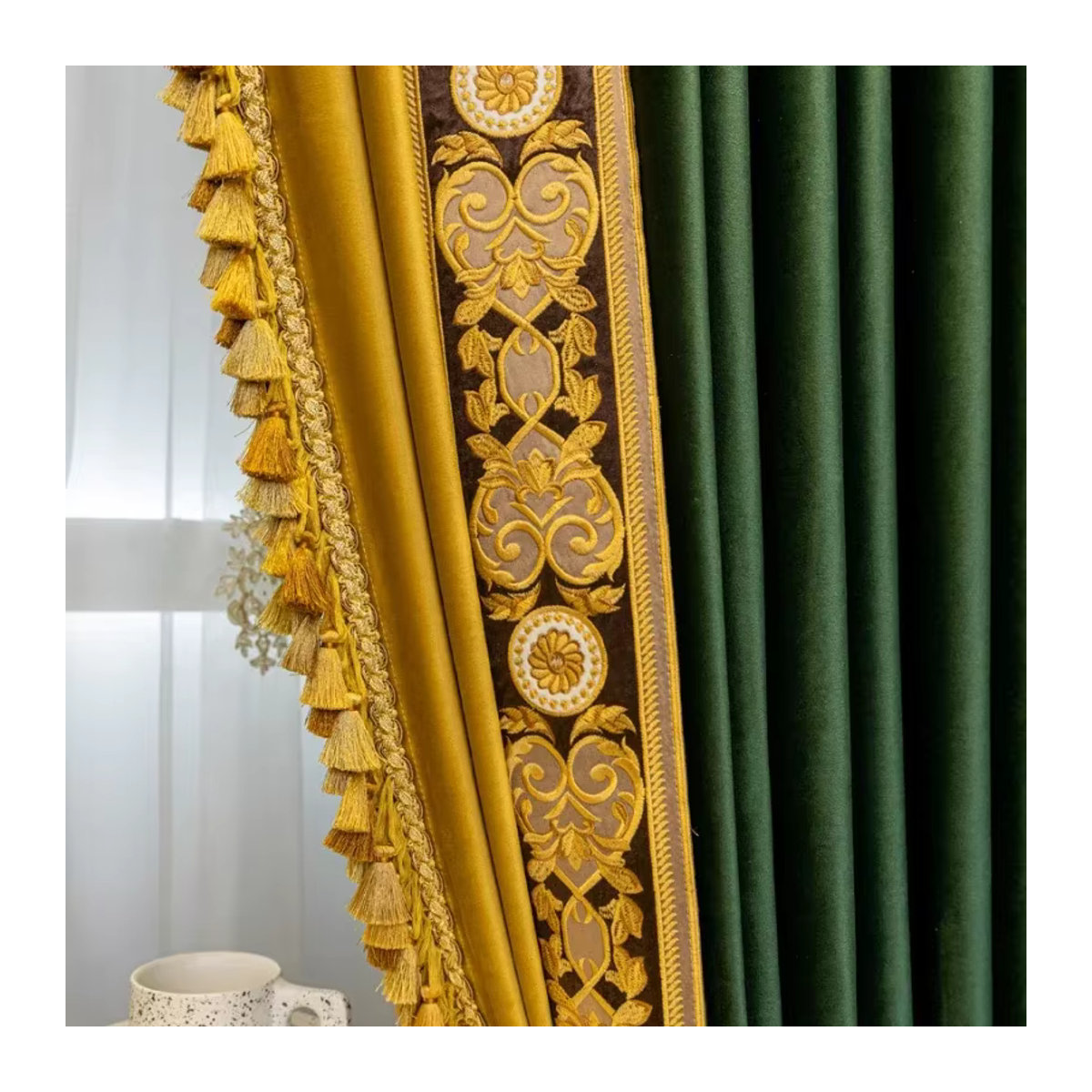 Europäische High-End Verdunkelungsvorhänge aus dunkelgrünem Samt mit Stickerei für Wohnzimmer, Esszimmer und Schlafzimmer - Bild 2