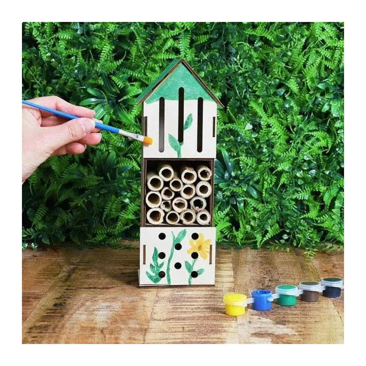 Eurowebbiz Spielerischer Bausatz Insektenhaus zum Zusammenbauen und Dekorieren - Bild 1