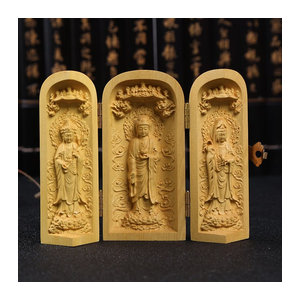Exquisite Guanyin Buddha Statue aus Buchsbaumholz in Beige als orientalische Holzschnitzerei zur Heimdekoration