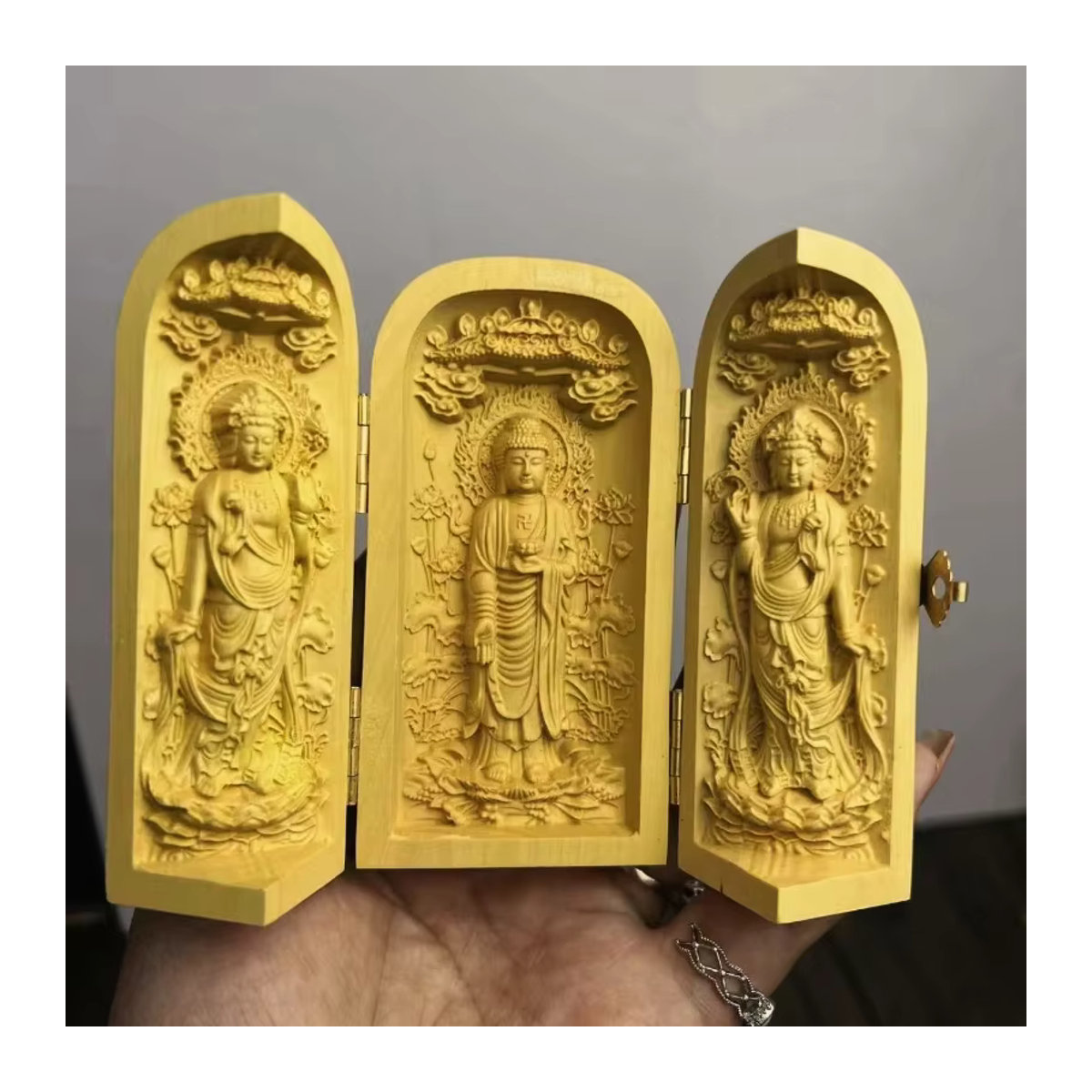 Exquisite Guanyin Buddha Statue aus Buchsbaumholz in Beige als orientalische Holzschnitzerei zur Heimdekoration - Bild 2