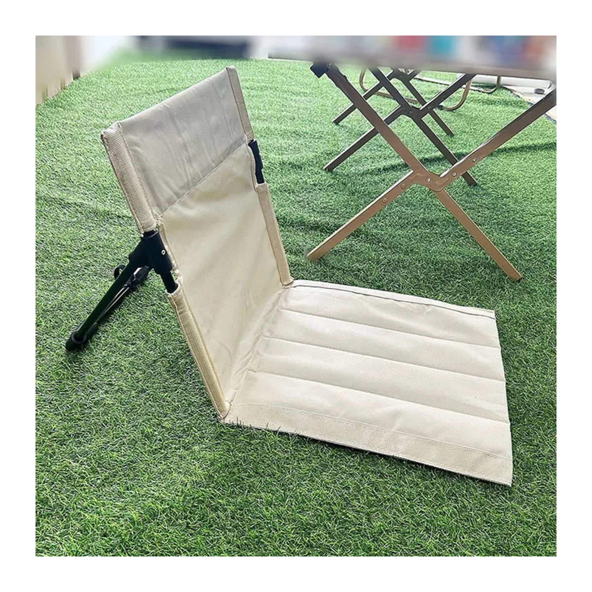 Faltbarer Outdoor Camping Stuhl aus Aluminiumlegierung in Beige und Weiß für Freizeit, Park und Strand - Bild 1